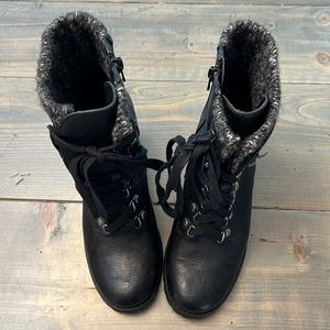 Bass Zee Heeled Boots Zipper/Lace size 8M